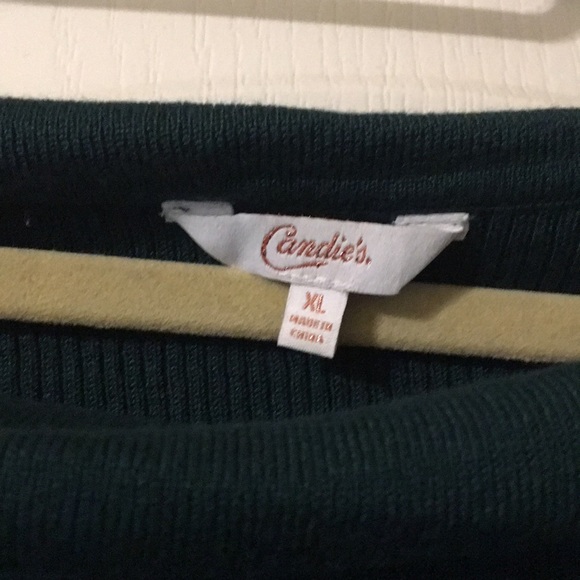 Off the shoulder sweater - Picture 3 of 3